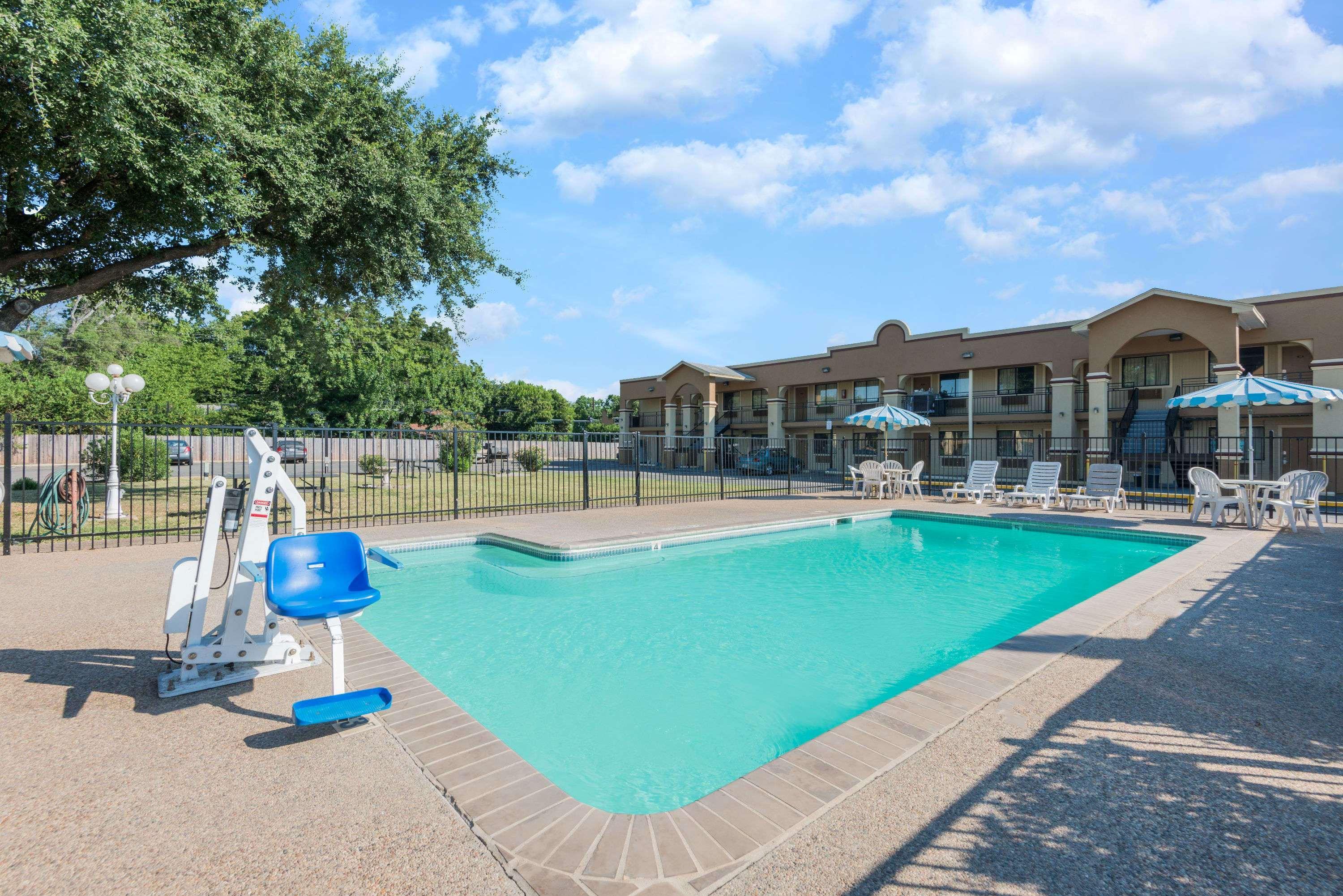 Days Inn By Wyndham San Marcos Eksteriør bilde