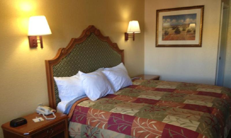 Days Inn By Wyndham San Marcos Eksteriør bilde